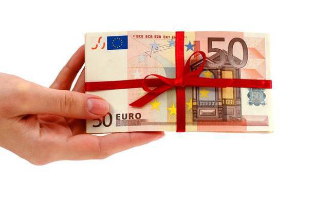 Ηράκλειο: Tον κατήγγειλε για μη καταβολή δώρου και τη χαστούκισε!