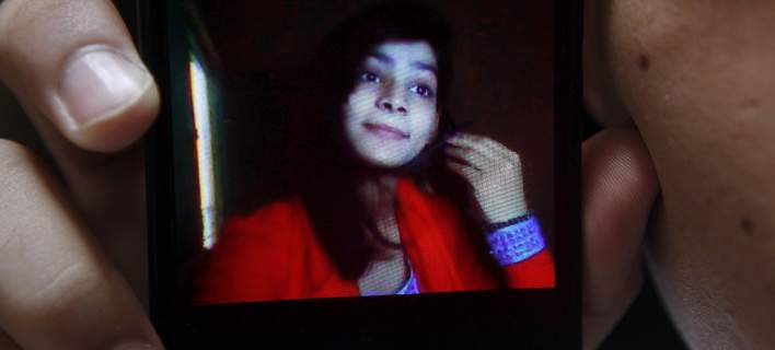 Πακιστάν: Καταδικάστηκε σε θάνατο η γυναίκα που έκαψε ζωντανή την κόρη της (φωτό)