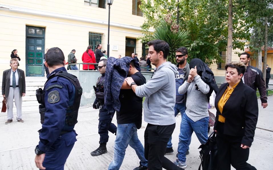 Στα χέρια της ΕΛΑΣ και οι τρεις αρχηγοί της «Μαφία των Ρομά»