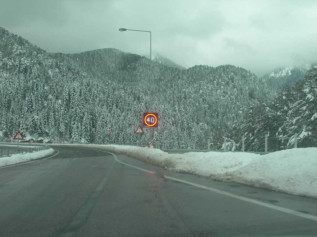 Δυτ. Μακεδονία: Κλειστή η Εγνατία οδός για φορτηγά-λεωφορεία από την Σιάτιστα έως τα Ιωάννινα