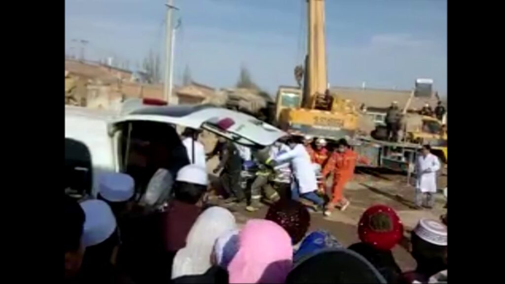 Κίνα: Η σοκαριστική στιγμή που φορτηγό σκορπά το θάνατο (βίντεο)