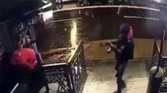 Το βίντεο-οδηγός που είχε λάβει ο μακελάρης του Reina για να πραγματοποιήσει το χτύπημα