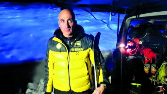 Διασώστης στο ξενοδοχείο στην Ιταλία: «Δεν υπήρχε ξενοδοχείο, μόνο ένα βουνό χιονιού» (φωτό)