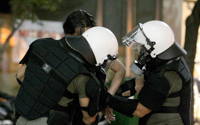 Σε επτά προσαγωγές προχώρησε η ΕΛ.ΑΣ για τα χθεσινά επεισόδια στα Εξάρχεια