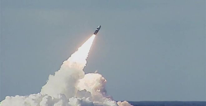 Η βρετανική κυβέρνηση κατηγορείται ότι «αποσιώπησε» αποτυχημένη δοκιμή πυρηνικού πυραύλου το 2016