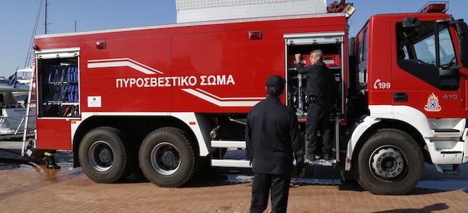 Σε εξέλιξη μεγάλη φωτιά σε κτίριο στο Γαλάτσι – Στο σημείο πολλές δυνάμεις της Πυροσβεστικής (upd)