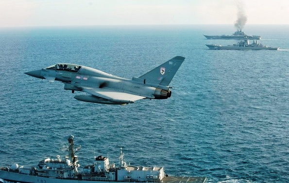 Νέος  βρετανικός πανικός από το «Ναύαρχος Κουζνέτσοφ»: Σήκωσαν Eurofighter Typhoon για να το παρακολουθήσουν   (βίντεο)