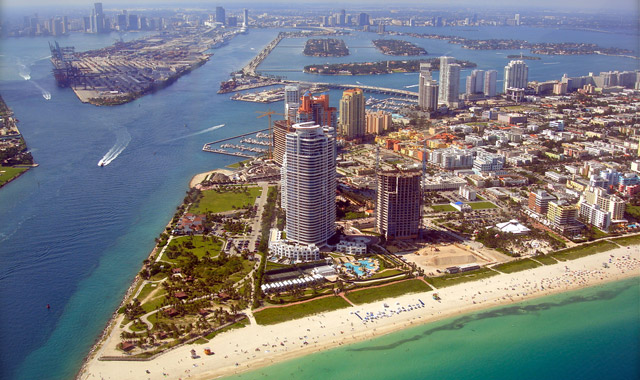 ΗΠΑ: Τη φυλάκιση των πάρανομων μεταναστών ζήτησε ο δήμαρχος του Μαϊάμι