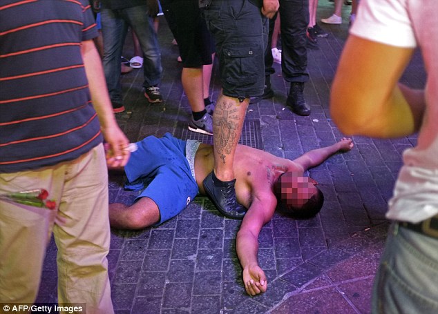 «Οργιάζουν» οι Βρετανοί στην Ίμπιζα – Αρνούνται να δουλέψουν οι αστυνομικοί (βίντεο)