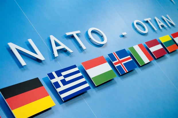 NATO: Ένα πολυεθνικό τάγμα υπό γερμανική ηγεσία έφτασε στην Λιθουανία (βίντεο)