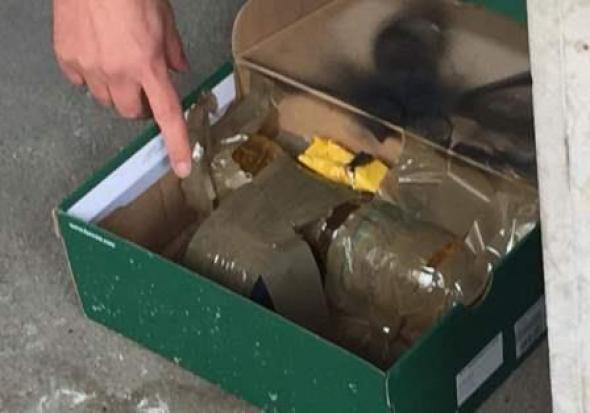 Αυτός είναι ο εκρηκτικός μηχανισμός που εντοπίστηκε έξω από την κατασκευαστική του Δημοσίου (φωτό)