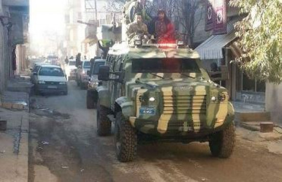 «Σφαλιάρα» Ν.Τραμπ σε Ρ.Τ.Ερντογάν: Αποφάσισε την αποστολή τεθωρακισμένων οχημάτων στον SDF