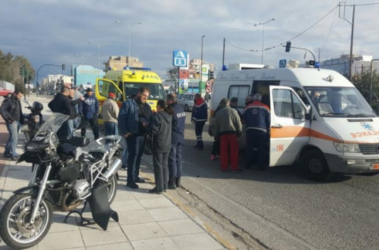 Πάτρα: Τροχαίο με μηχανή που παρέσυρε πεζή (βίντεο)