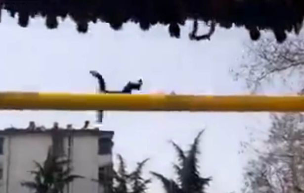 Κίνα: Ανήλικη σκοτώθηκε όταν εκτοξεύθηκε από παιχνίδι σε θεματικό πάρκο (βίντεο)