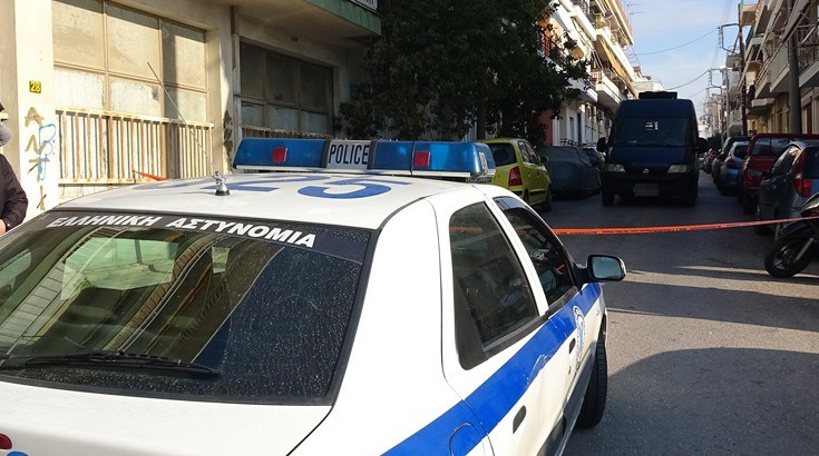 Τι λένε οι γείτονες για την οικογένεια στο Περιστέρι και το άγριο φονικό