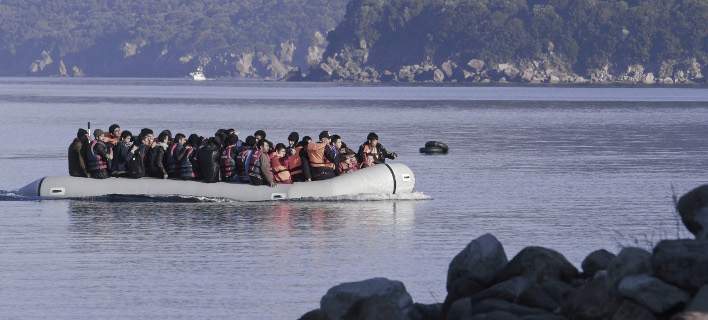 Τουλάχιστον 10.000 εγκλωβισμένοι πρόσφυγες στα νησιά του βορείου Αιγαίου