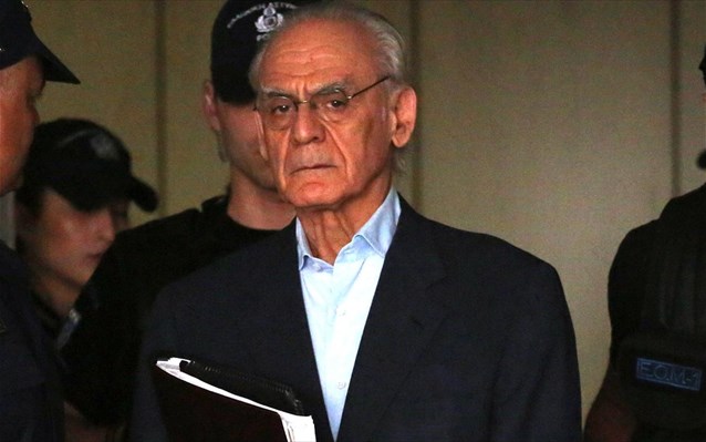 Στο νοσοκομείο Αττικόν μεταφέρθηκε εσπευσμένα ο Άκης Τσοχατζόπουλος