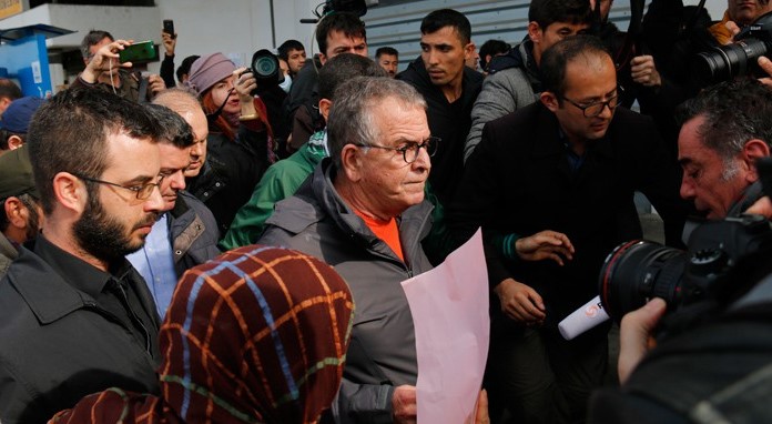 Γ. Μουζάλας: «Όποιος αισθάνεται καταπιεσμένος μέσα στο Ελληνικό μπορεί να φύγει» (βίντεο)