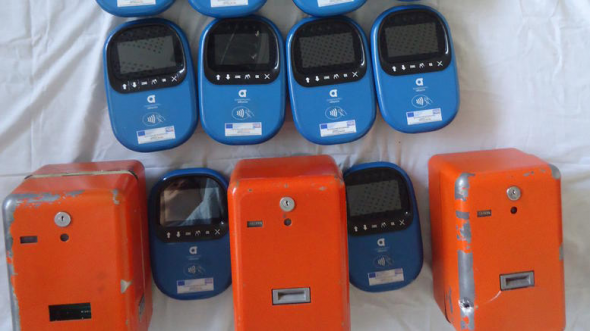 Η «ομάδα απείθαρχων μαθητών» ξάφρισε τα ακυρωτικά μηχανήματα των ΜΜΕ (φωτό)