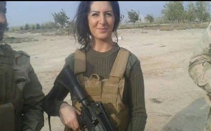 Η όμορφη φοιτήτρια που επικήρυξε ο ISIS επειδή έχει σκοτώσει 100 μαχητές του! (φωτό)