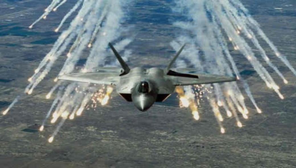 Το «πιο φονικό πολεμικό αεροσκάφος στον πλανήτη» κάνει μόλις 200 εκατ. δολάρια (βίντεο)