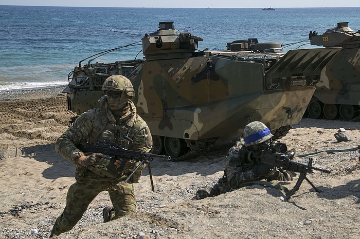 Μεγάλες αποβατικές ασκήσεις  ΗΠΑ, Ν. Κορέας και Ταϊλάνδης