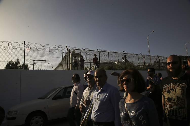 Mυτιλήνη: Διευθετήθηκε το ζήτημα των αποζημιώσεων κατοίκων και επιχειρήσεων που υπέστησαν ζημιές από πράξεις προσφύγων