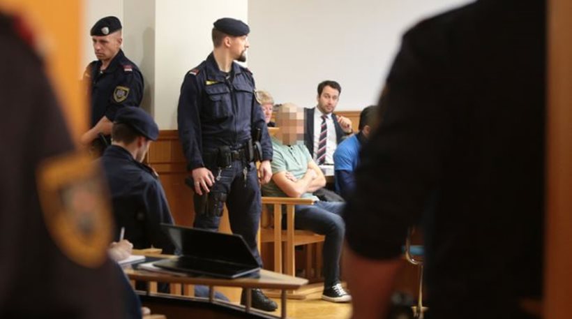 Γερμανία: Δικάζεται σήμερα ο Ιρακινός που φωτογραφήθηκε με τα κεφάλια δύο μελών του ISIS