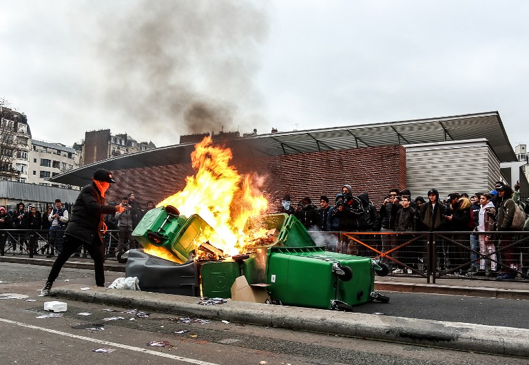 Γαλλία: Συλλαλητήριο μαθητών κατά της αστυνομικής βίας-Άγριες συγκρούσεις και συλλήψεις (φωτό)