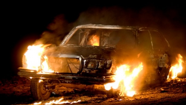 Θεσσαλονίκη: Aνάληψη ευθύνης για τον εμπρησμό στα κρατικά αυτοκίνητα από τον «Εμπρηστικό Πυρήνα Αναρχικών»