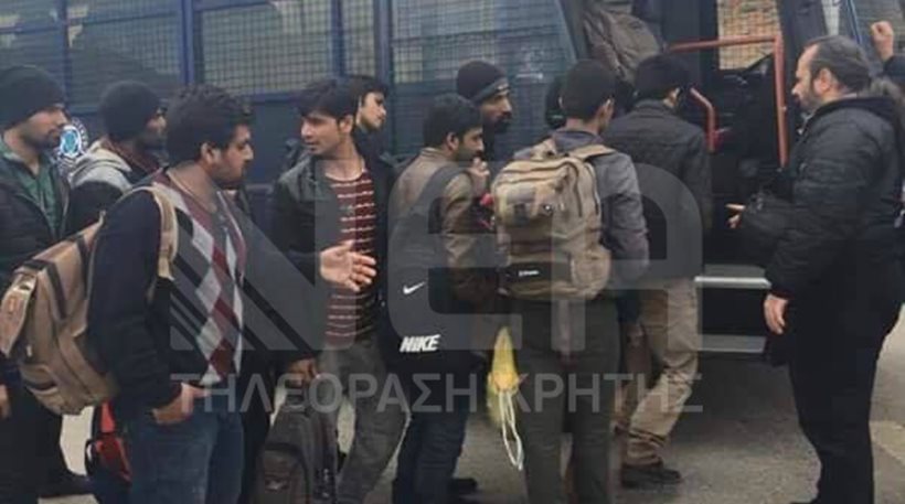 Κρήτη: 60 παράνομοι μετανάστες κατέπλευσαν με σκάφος στα Χανιά -«Ήρθαμε για να βρούμε δουλειές»   (φωτό, βίντεο)