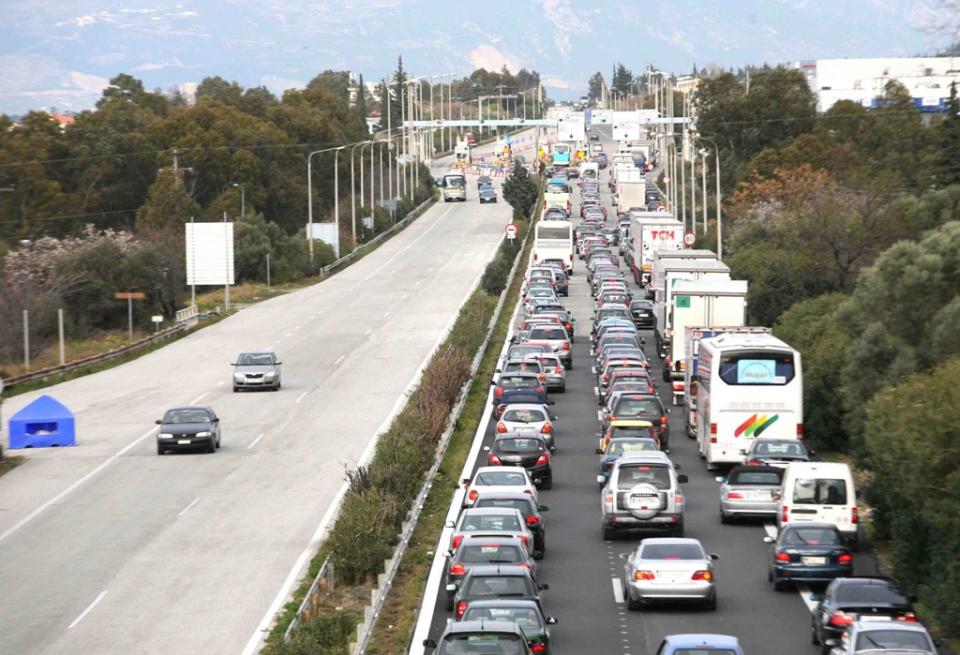 Η ΕΛ.ΑΣ για έξοδο τριημέρου: «Εμείς λάβαμε μέτρα, εσύ θα φροντίσεις να επιστρέψεις ασφαλώς;» (φωτό)