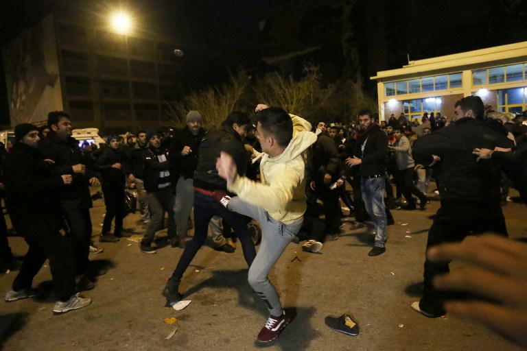 Άγριες συμπλοκές με ρόπαλα και σιδερόβεργες μεταξύ αλλοδαπών στη Θεσσαλονίκη