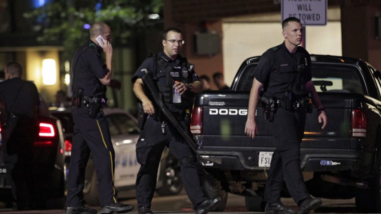 ΗΠΑ: Δύο αστυνομικοί τραυματίστηκαν σοβαρά από πυροβολισμούς