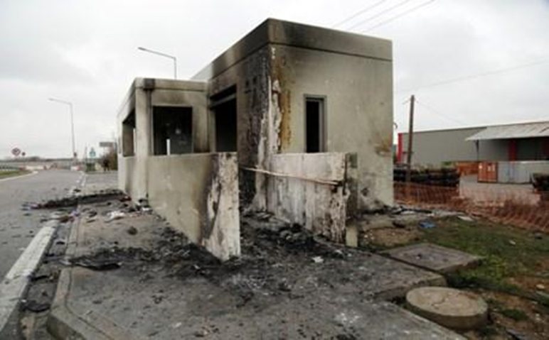 Ο επικεφαλής που απεγκλώβισε τα θύματα από το τραγικό δυστύχημα στην Αθηνών – Λαμίας – Τι αντίκρισαν μόλις έφθασαν (βίντεο)