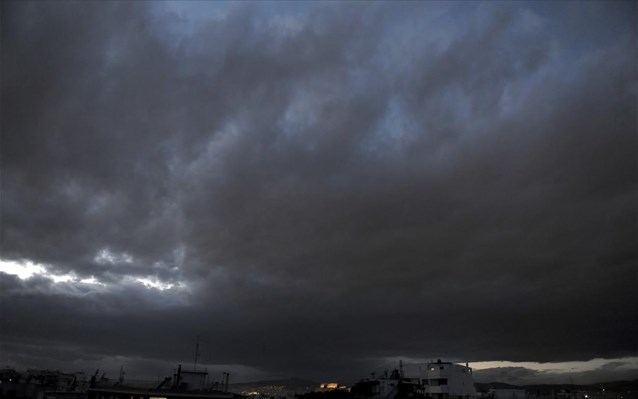 Βόλος: Προκλήθηκαν ζημιές από σφοδρή καταιγίδα και ανέμους