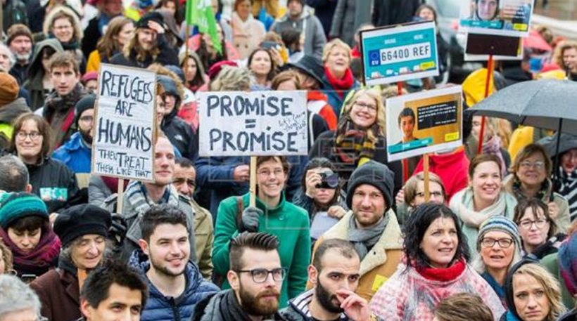 Τα αυτοκίνητά τους προσφέρουν Βέλγοι εθελοντές για την μετεγκατάσταση προσφύγων από την Ελλάδα (φωτό)