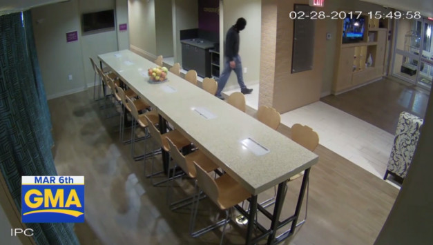 Νεμπράσκα: Της έστησε καρτέρι ο επίδοξος βιαστής της μέσα στο ξενοδοχείο – Βίντεο που σοκάρει