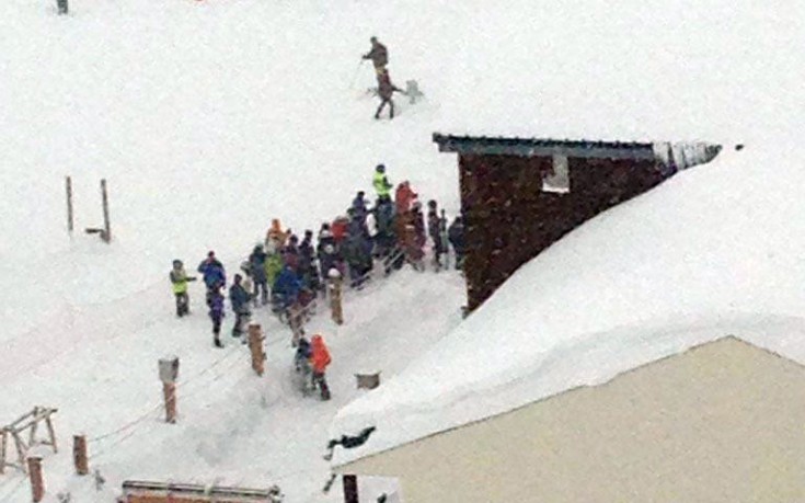 Δύο νεκροί και δύο αγνοούμενοι μέχρι στιγμής από τις χιονοστιβάδες στις Γαλλικές Άλπεις