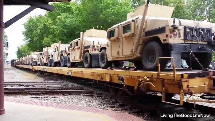 ΗΠΑ: Μετακινήσεις εκατοντάδων στρατιωτικών  οχημάτων (βίντεο)