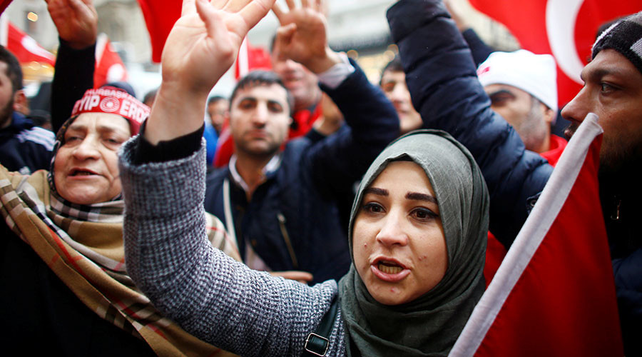 Πρόεδρος τουρκικού κοινοβουλίου: «Ποια Ολλανδία; Είναι μικρότερη και από την επαρχία μας το Ικόνιο»