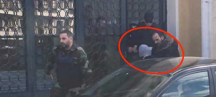 Ολοκληρώθηκε μετά από 5 ώρες η απολογία του 30χρονου Ειδικού Φρουρού – Δρακόντεια μέτρα ασφαλείας (βίντεο)