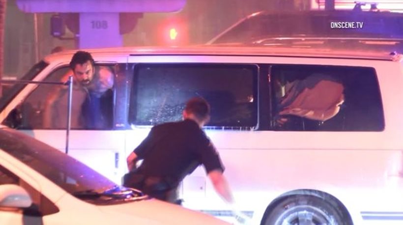 Προσοχή σκληρές εικόνες: Αστυνομικοί στις ΗΠΑ σκοτώνουν στον δρόμο πατέρα έξι παιδιών (βίντεο)