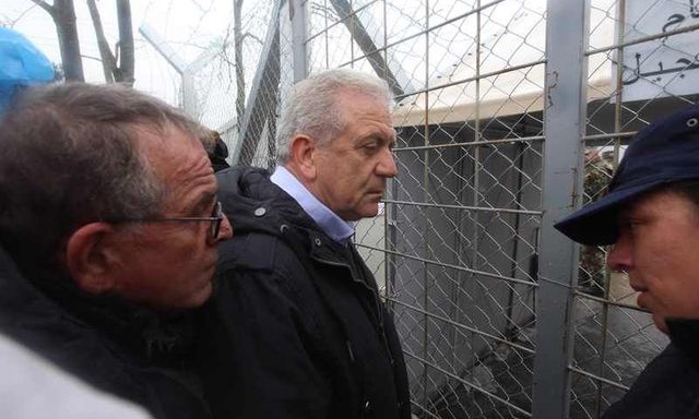 Τη Μυτιλήνη επισκέπτονται σήμερα οι Δ. Αβραμόπουλος και Γ. Μουζάλας