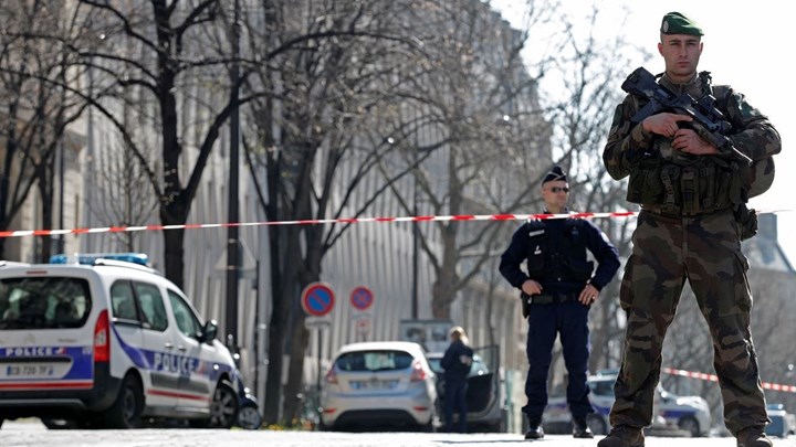 Φωτογραφίες στην ΕΛ.ΑΣ. από την έκρηξη στα γραφεία του ΔΝΤ έστειλαν οι γαλλικές Αρχές