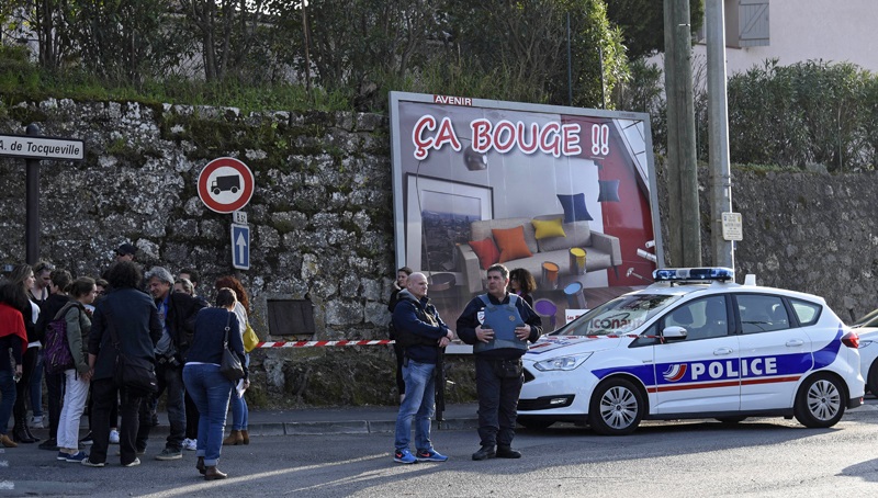 Γαλλία: Συνελήφθη φίλος του έφηβου δράστη των πυροβολισμών σε λύκειο της Γκρας