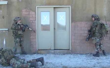 Πεζοναύτες της δύναμης ταχείας αντίδρασης σε άσκηση! (βίντεο)