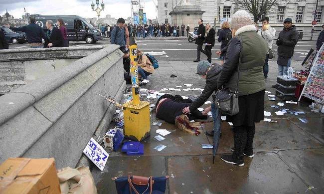 «Επικρατεί πανικός»: Η μαρτυρία Ελληνίδας για την επίθεση στο Λονδίνο (βίντεο)