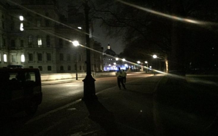 Λονδίνο: Έληξε ο συναγερμός- Η αστυνομία έλεγξε το ύποπτο πακέτο (upd)