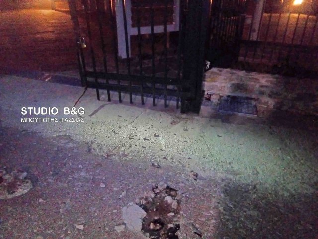 «Εισέβαλε» με το αυτοκίνητό της στο αρχαίο θέατρο της Επιδαύρου (φωτό)